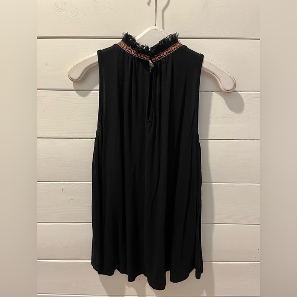 PEBBLE AND STONE Sleeveless Black Tunic with Fringed collar – Size M - Picture 7 of 7